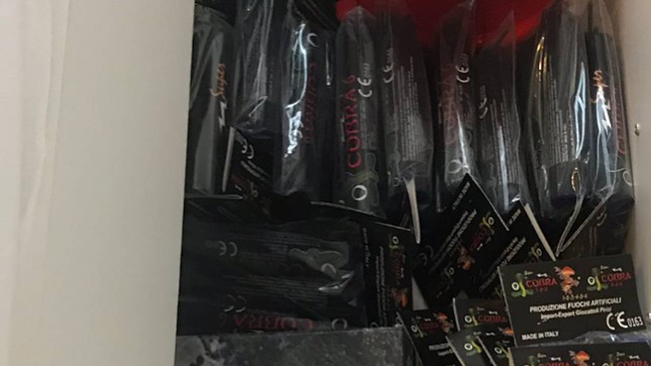 Een aantal Cobra's die in Veldhoven werden gevonden (foto: politie Veldhoven-Waalre/Facebook).