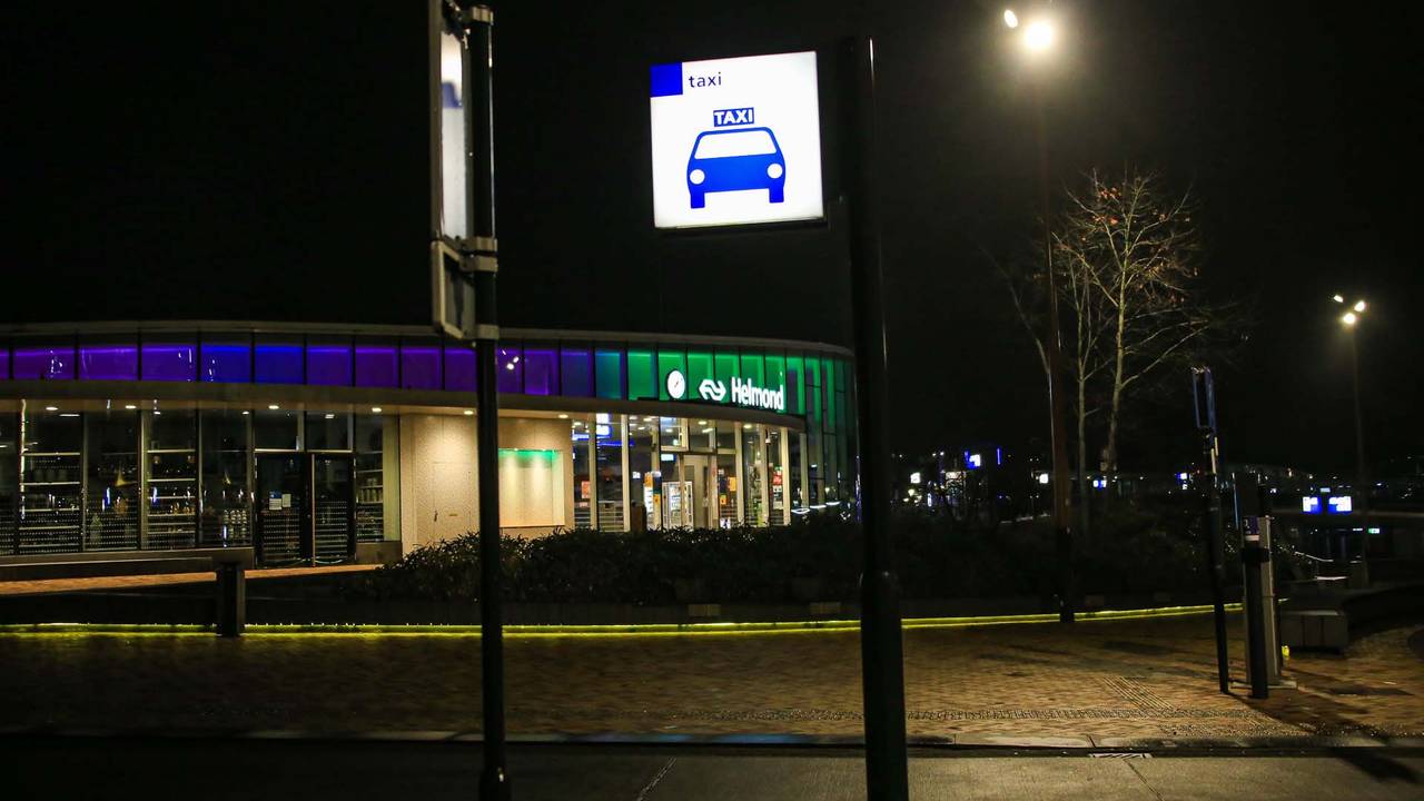 De man zou bij station Helmond in de taxi zijn gestapt (foto: Harrie Grijseels / SQ Vision).