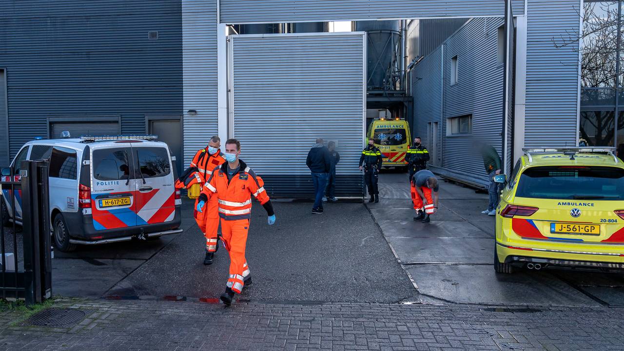 Er kwamen veel hulpdiensten naar het bedrijf (foto: SQ Vision Mediaprodukties).