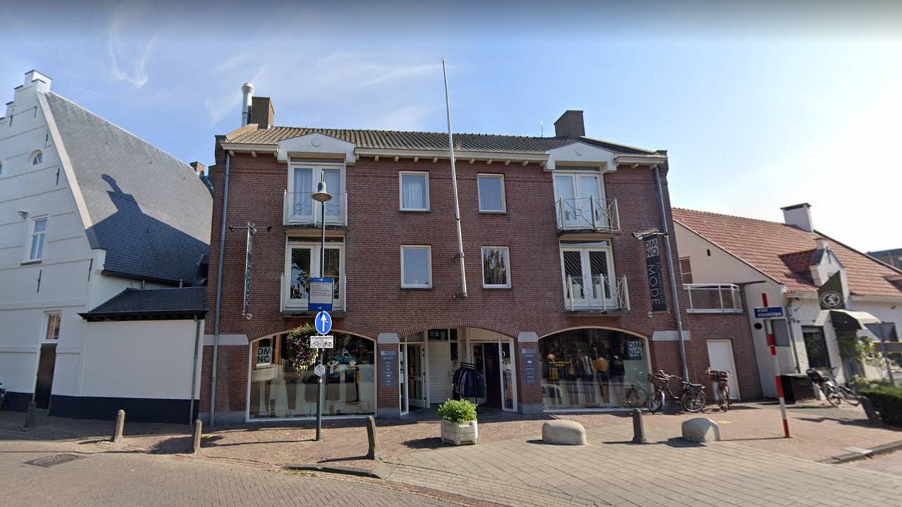 De winkel aan de Nederlandse kant (Foto: Google Streetview)