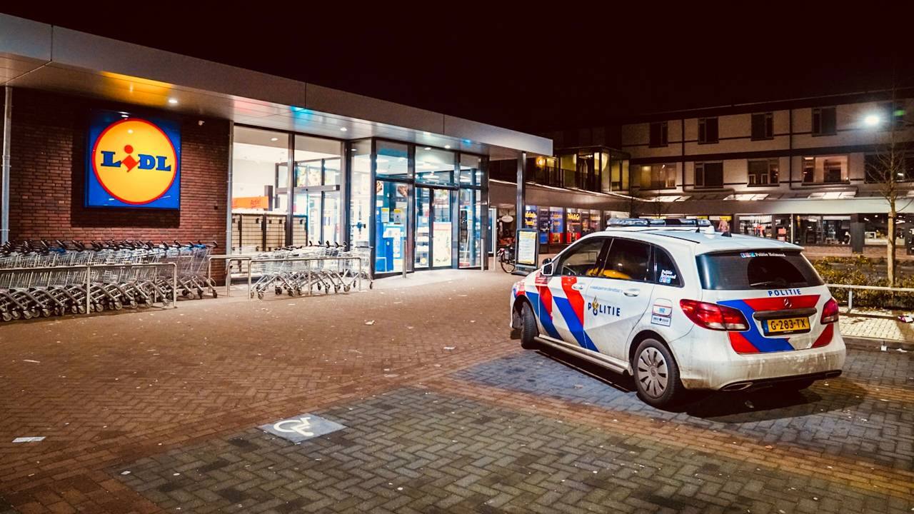 Gewapende overval op de Lidl in Helmond (Sem van Rijssel/SQ Vision Mediaprodukties).