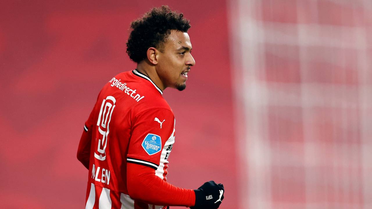 Donyell Malen was tweemaal trefzeker (foto: ANP).