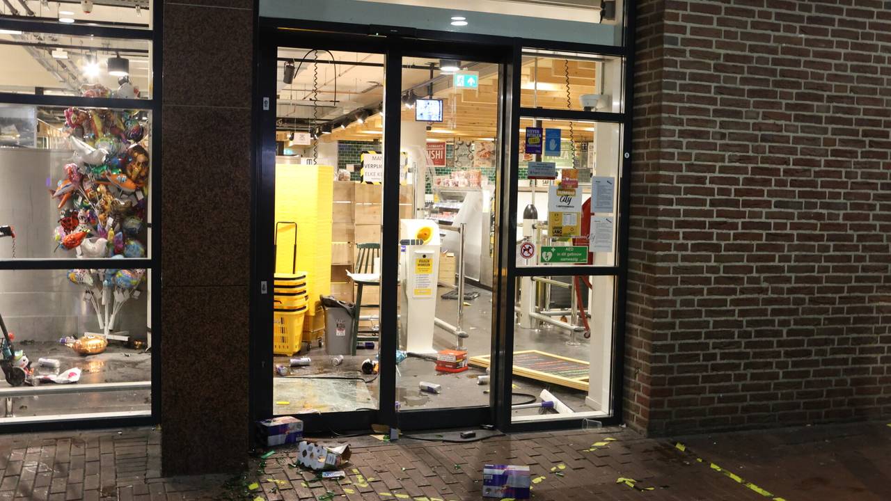 De nasleep van de rellen in Den Bosch (foto: SQ Vision).