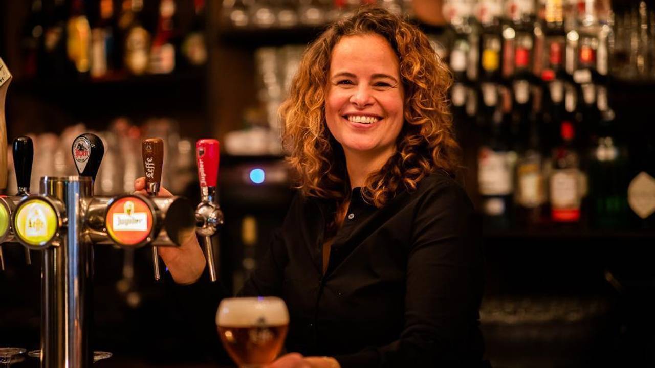 Eigenaresse Linda Thijssens van d'n Hertog is blij met alle steun (foto: Linda Thijssens)