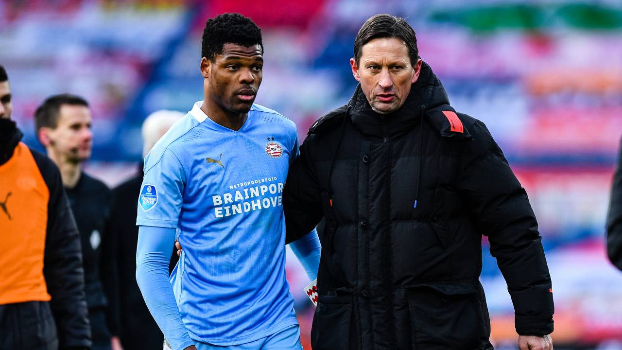 Coach Roger Schmidt en aanvoerder Denzel Dumfries (foto: OrangePictures).