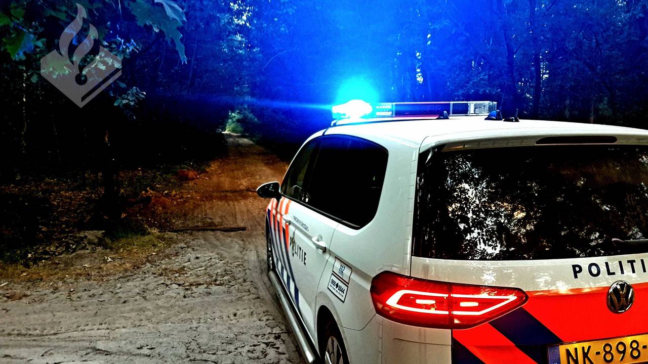 Het feest in Nuenen vond plaats aan de Soeterbeek (foto: Twitter politie Oost-Brabant).