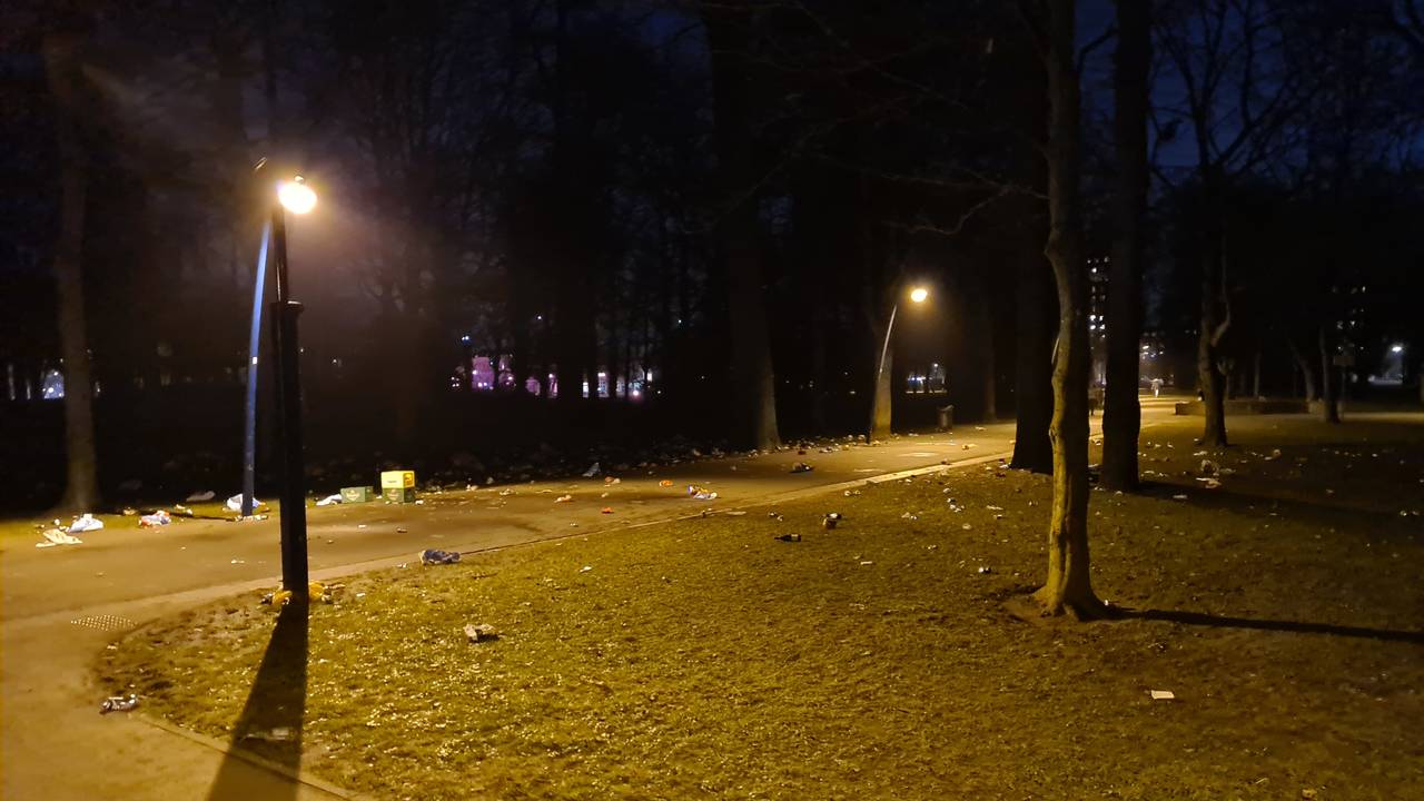 Troep bleef achter toen iedereen vertrokken was (foto: de politie).