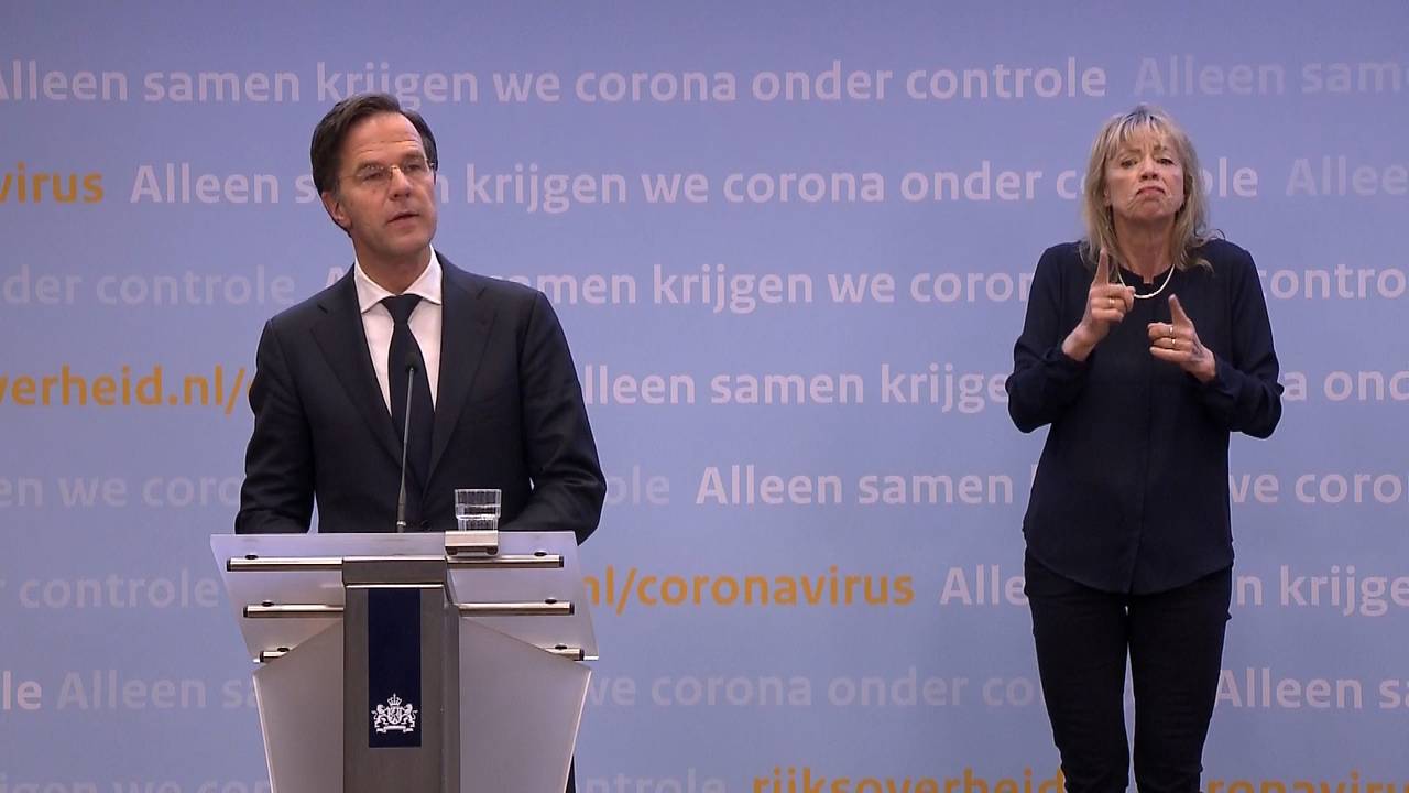 Rutte tijdens de persconferentie dinsdagavond.