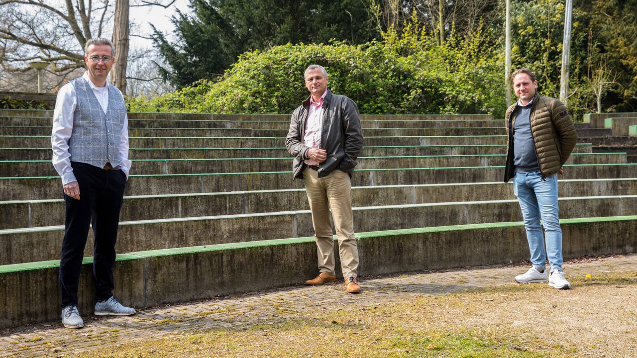 Jan-Hein Sloesen, Toine Theunis en Richard van der Zijden van Stichting Openluchttheater Vrouwenhof (Foto: Christian Traets Fotografie)