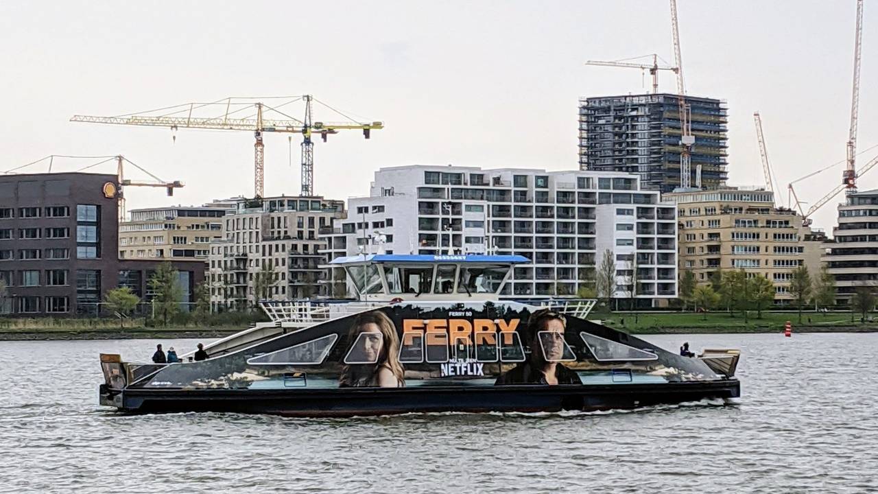 'D'n Ferry' vaart nu ook door Amsterdam (Foto: Alex Tanner)