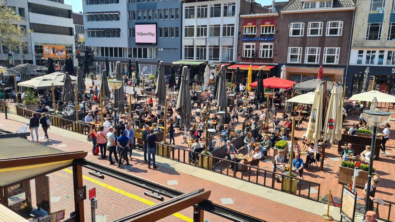 Onder meer in het centrum van Eindhoven was het woensdag veel drukker dan een week eerder (foto: Noël van Hooft).