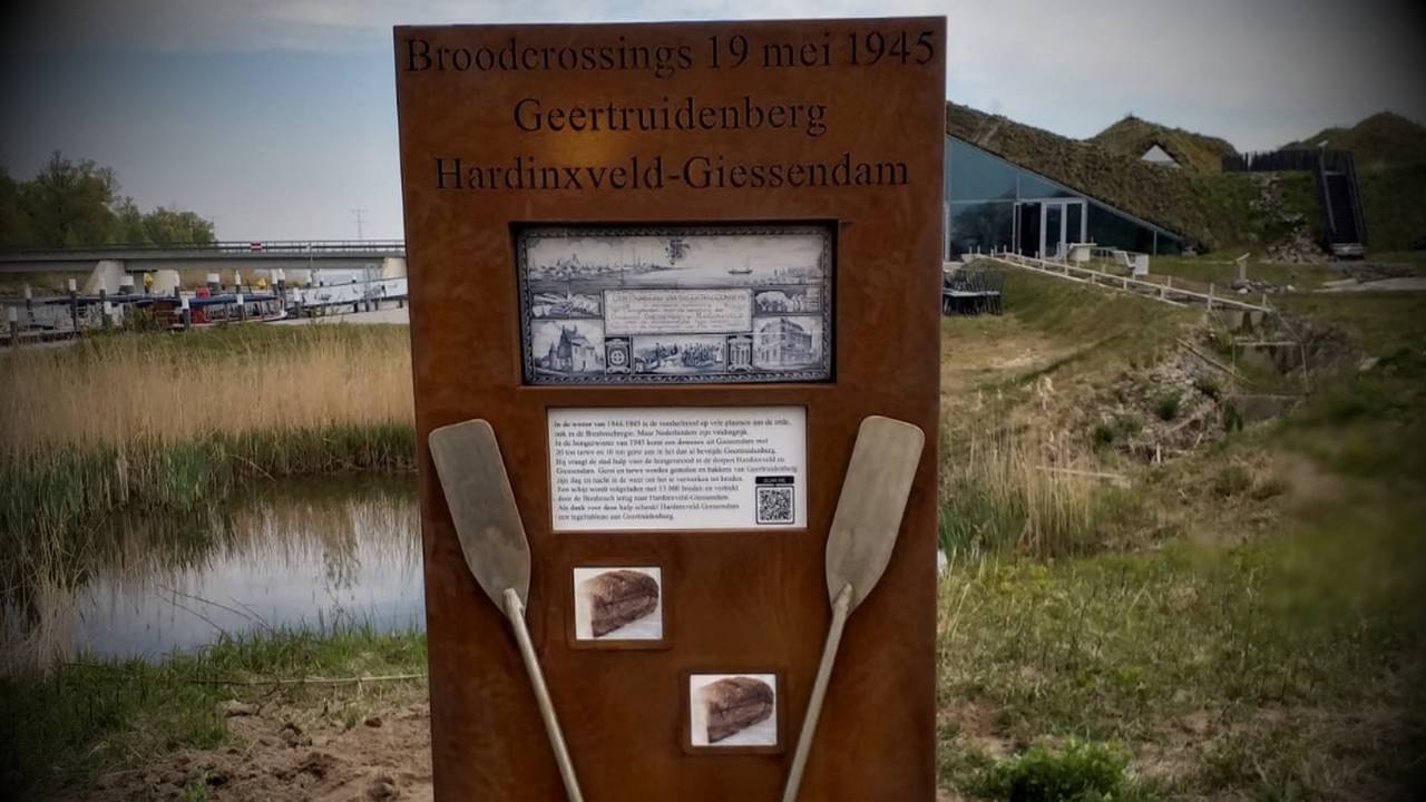 Broodcrossings uit 1945 worden herdacht met twee nieuwe oorlogsmonumenten  (foto: Henk Kruithof)