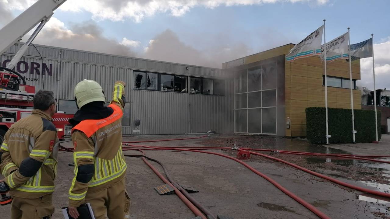 Twee doden bij brand in Werkendam (foto: Ista van Galen).