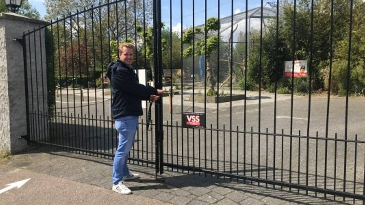 Eindelijk kon Peter de deur voor gasten openen (foto: Dierenrijk).