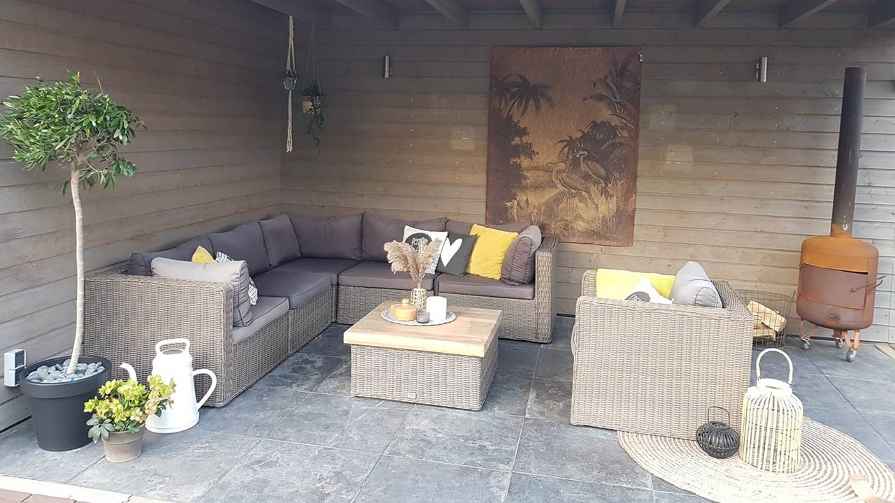 De loungeset van Karin voor de diefstal (foto: Karin van den Braak).