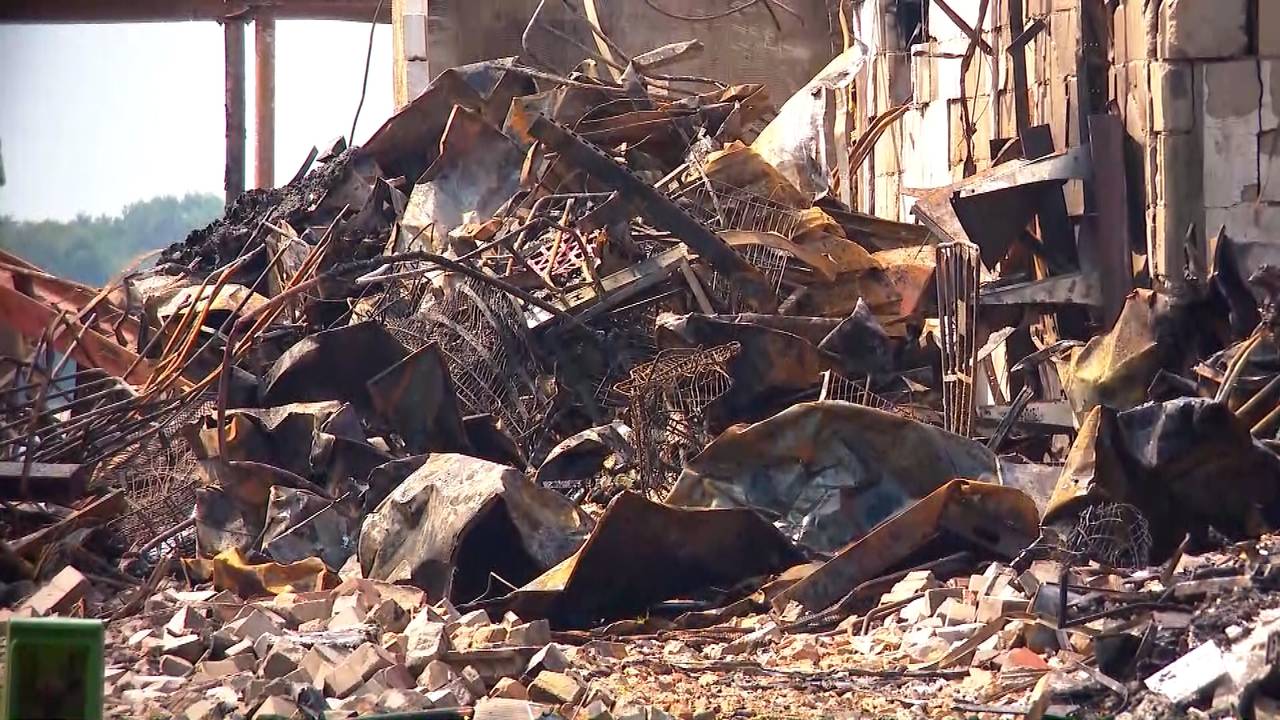 Bekijk hier de enorme ravage na de brand bij vakantiepark ...