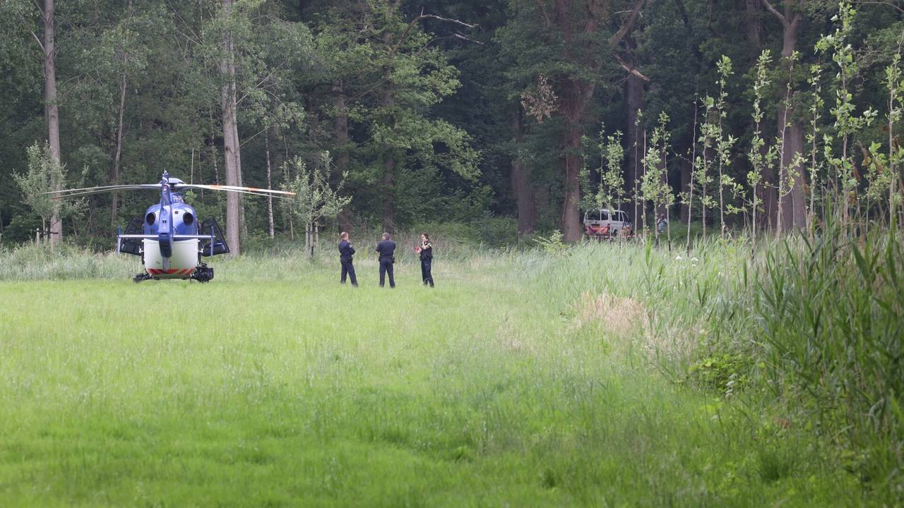 Er werd onder meer met een politieheli naar hem gezocht (archieffoto: Sander van Gils/SQ Vision).