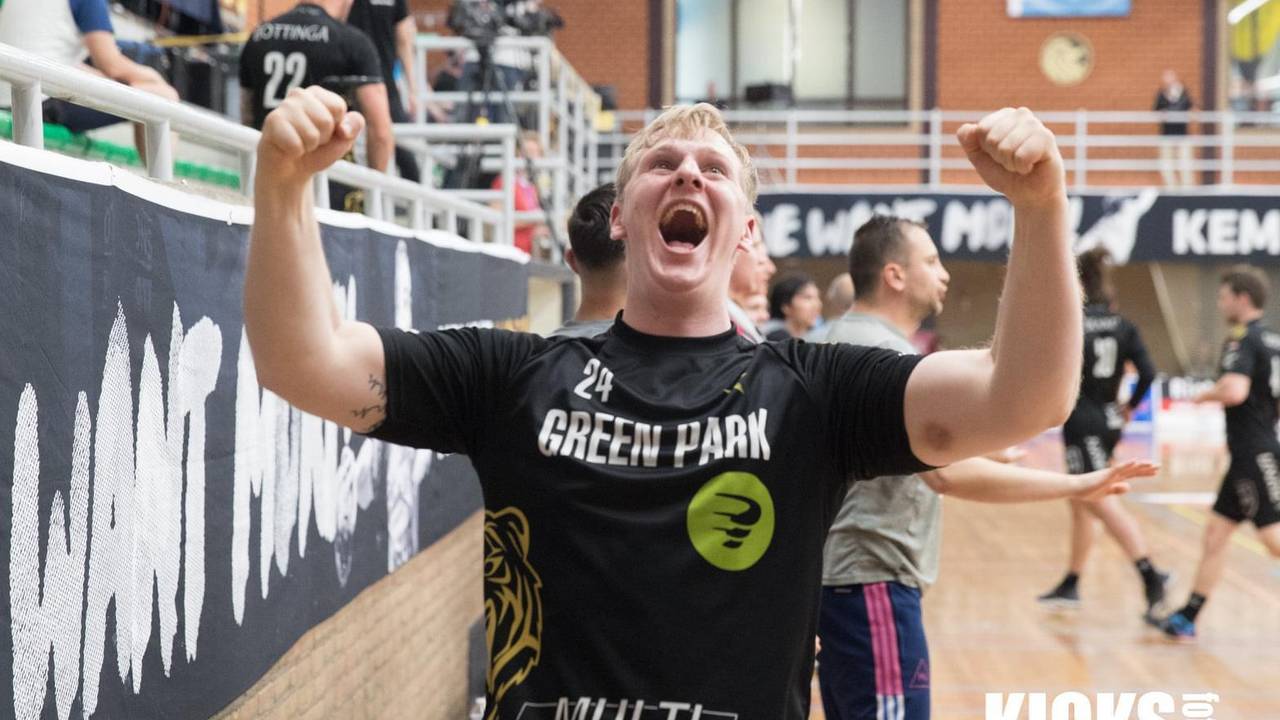 Ontlading bij Pepijn Michielsen na het winnen van de landstitel (foto: Kicksfotos.nl)