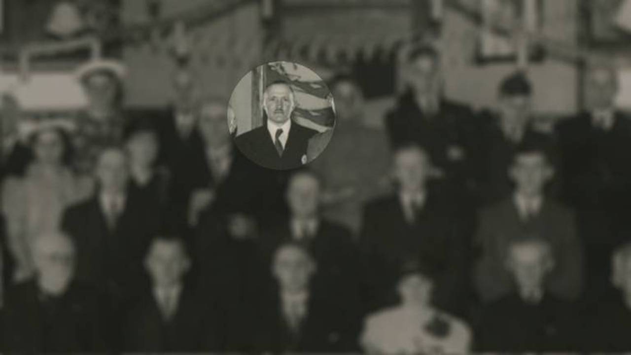 Burgemeester Jac van der Lely op een bijeenkomst in 1942 (foto Salha)