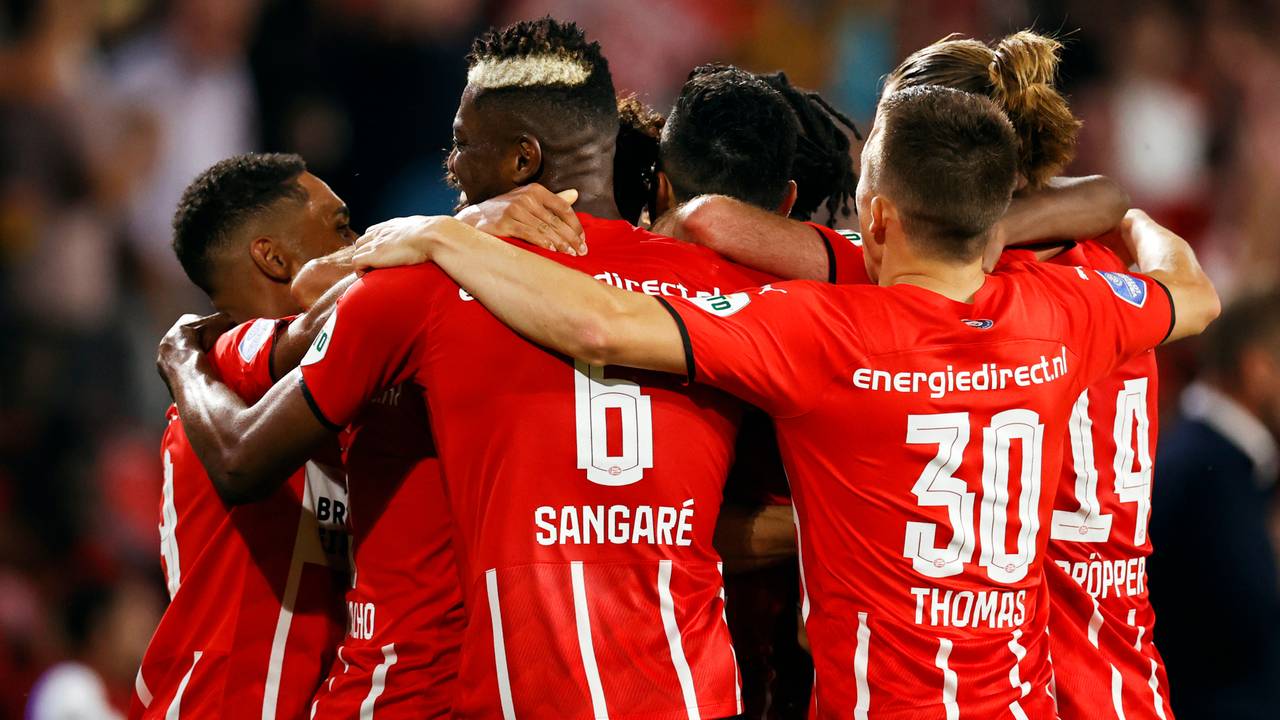 PSV mocht woensdagavond vijf keer juichen (foto: ANP 2021/Maurice van Steen).