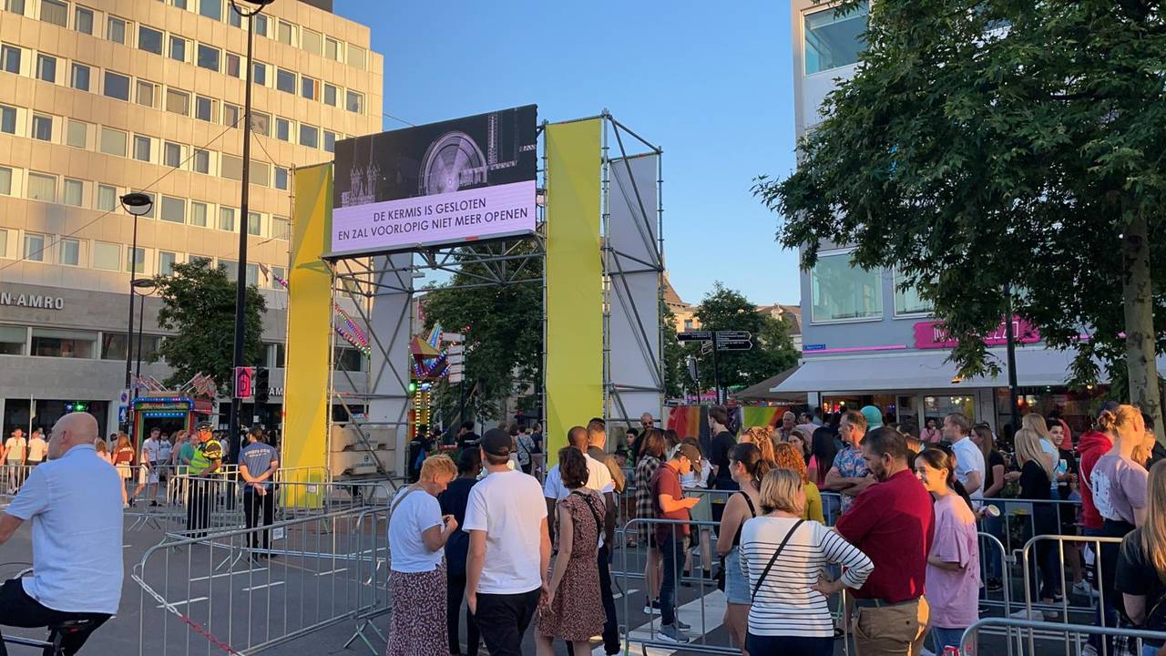 Kermis Tilburg laat vanavond geen nieuwe bezoekers meer ...