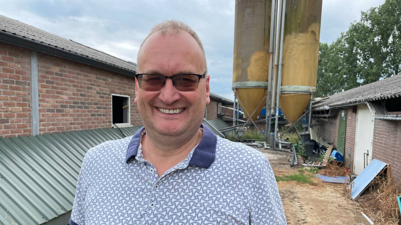 Oud-varkenshouder Marcel Berkvens bij zijn lege stallen (Foto: Alice van der Plas)