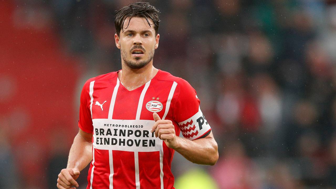 PSV-aanvoerder Marco van Ginkel (foto: ANP).