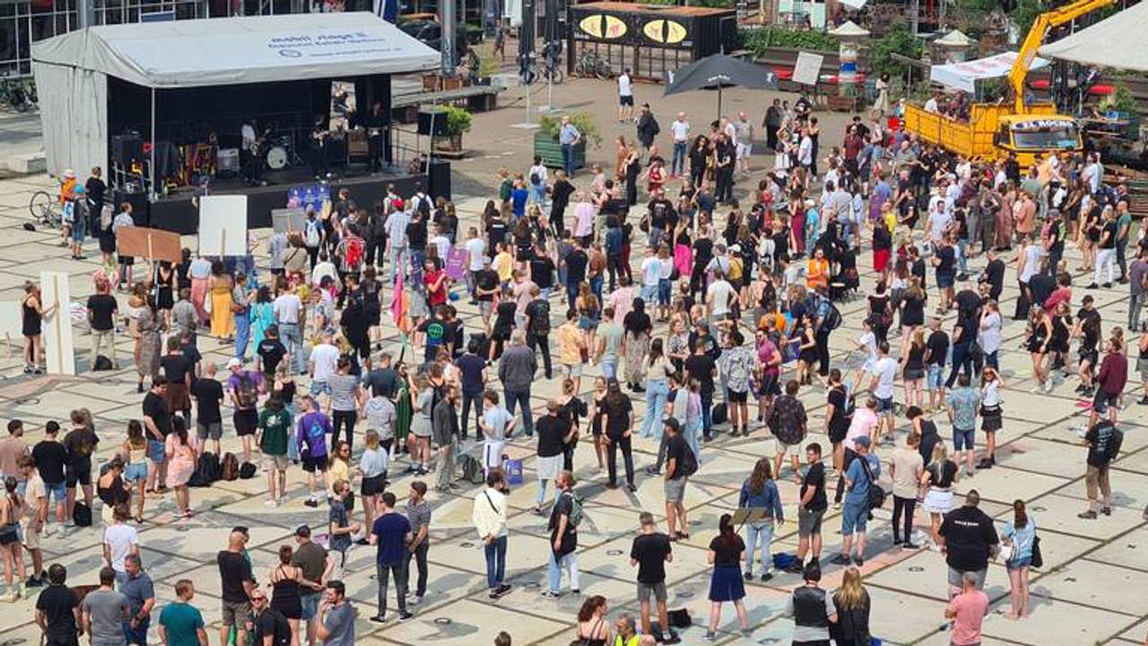 Protest op het Ketelhuisplein in Eindhoven (foto: Noël van Hooft).