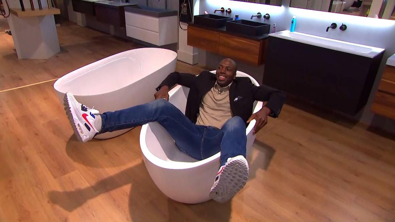 Steven geeft een exclusieve rondleiding door zijn nieuwe badkamerspeciaalzaak in Den Bosch.