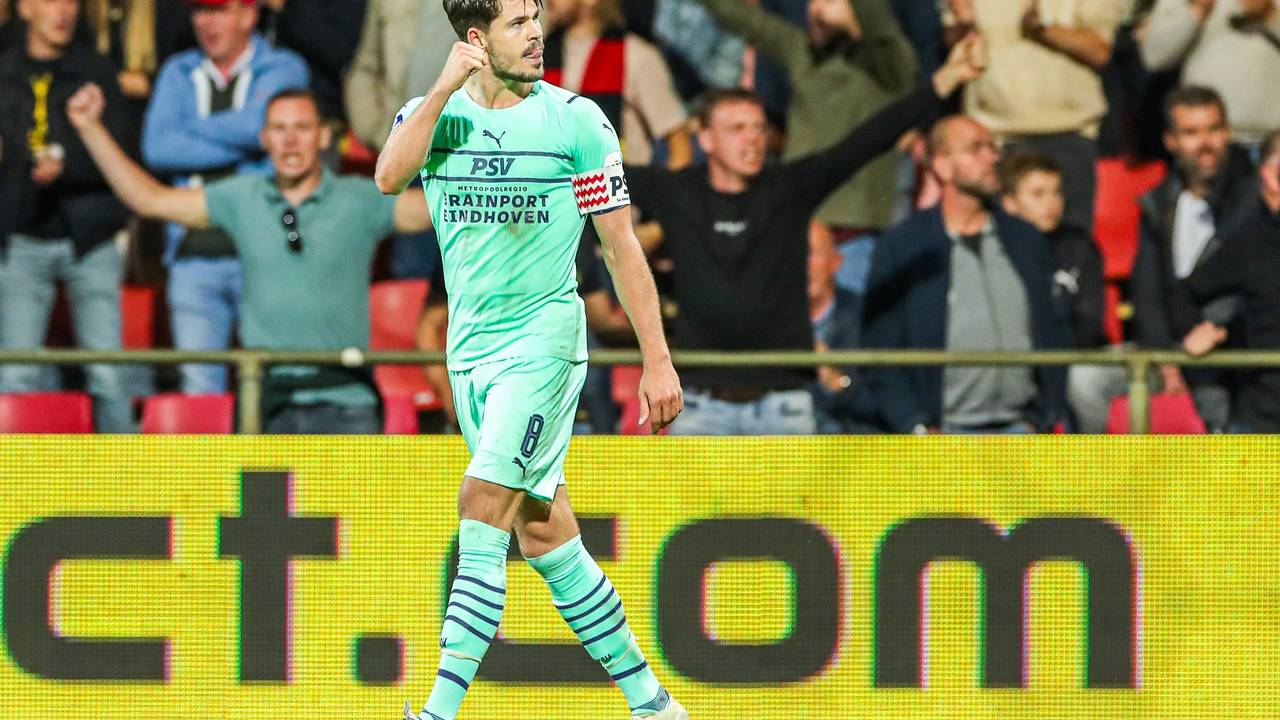 Marco van Ginkel was de gevierde man bij PSV (Foto: OrangePictures)