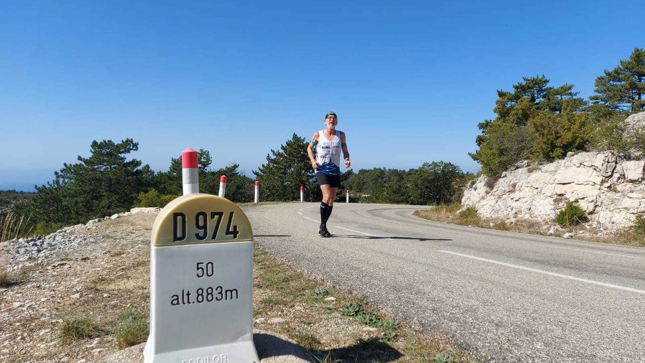 Kiske onderweg tijdens zijn tweede beklimming van de Mont Ventoux (foto: Ruud van der Meijden).