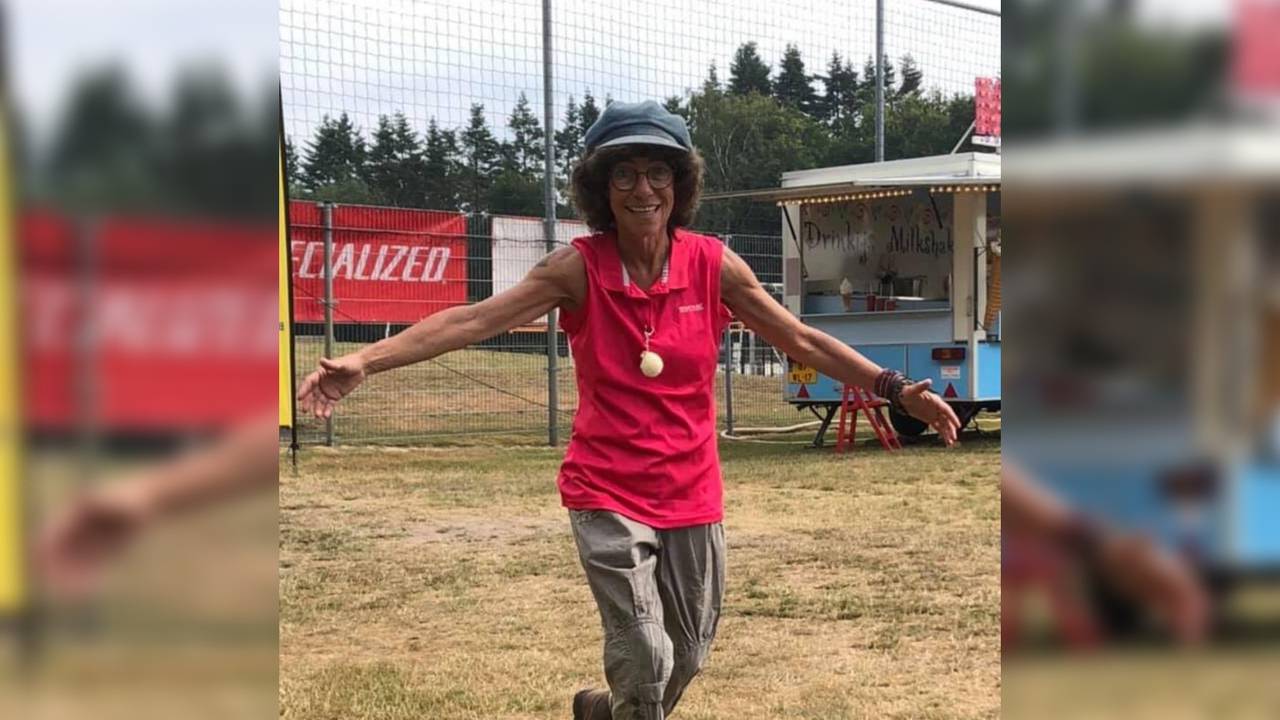 Natasha Smeekes na haar wandeltocht in Apeldoorn in 2019.