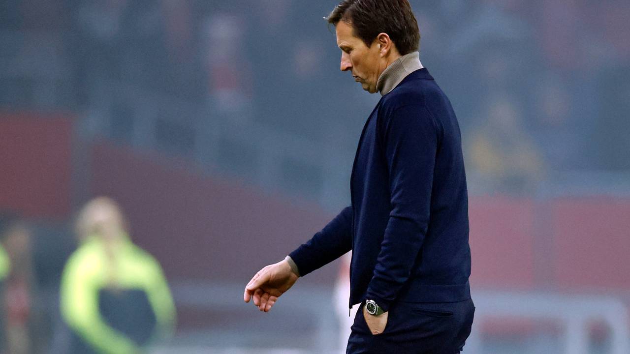 Roger Schmidt heeft nog geen onuitwisbare indruk achtergelaten bij PSV (Foto: ANP).