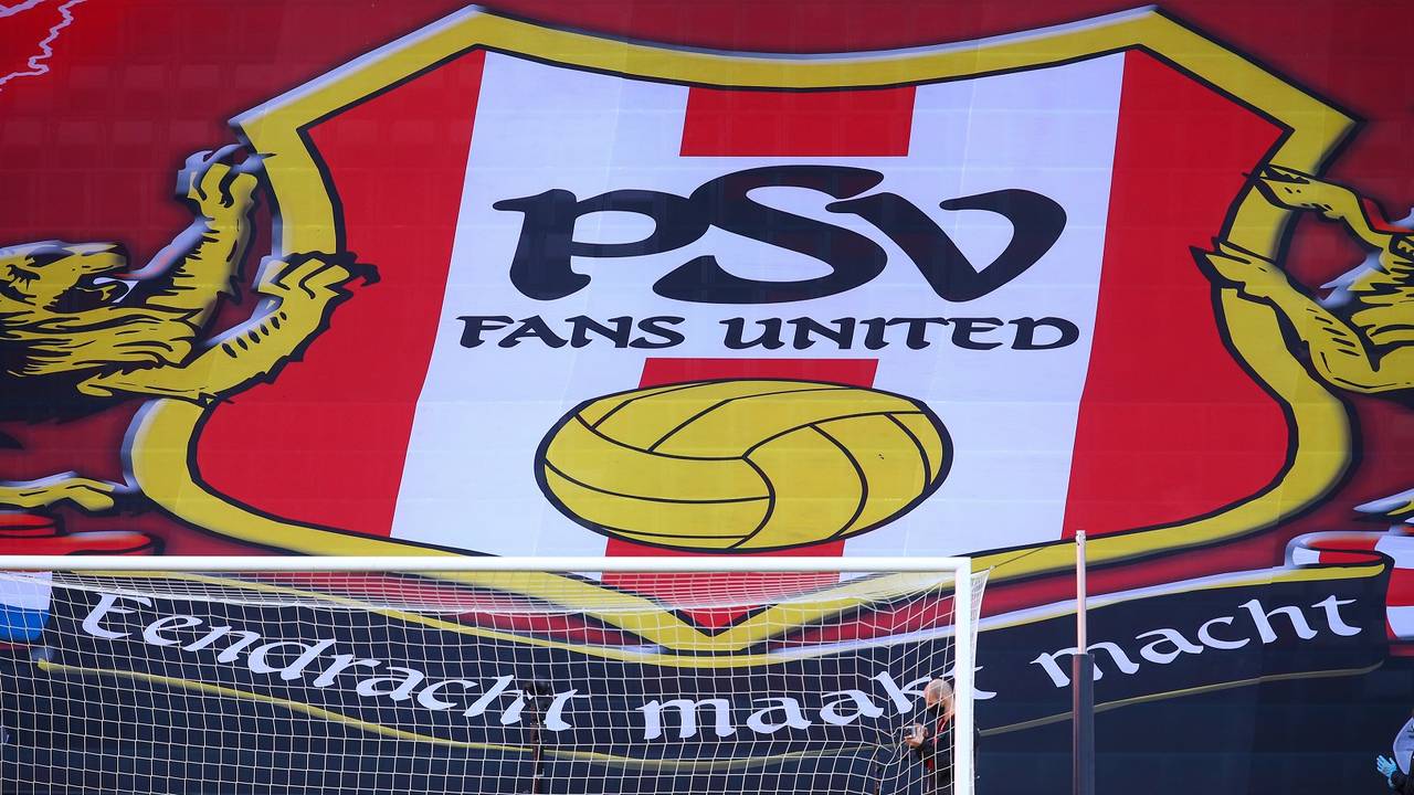 Spandoek van PSV Fans United (Foto: OrangePictures)