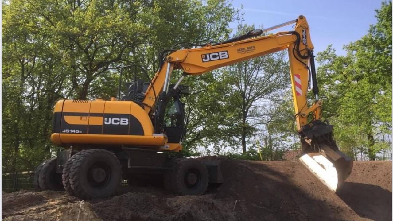 De gestolen graafmachine (foto: Karel Roes).