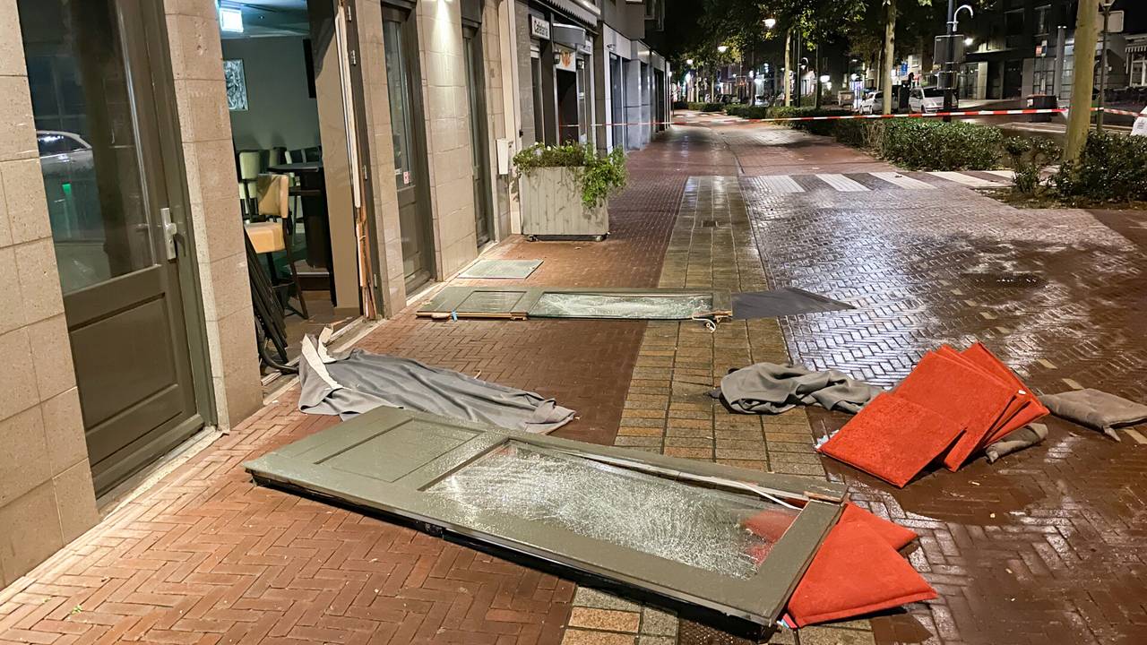 De klap na de explosie, maandagnacht, was groot (foto: Harrie Grijseels/SQ Vision Mediaprodukties).