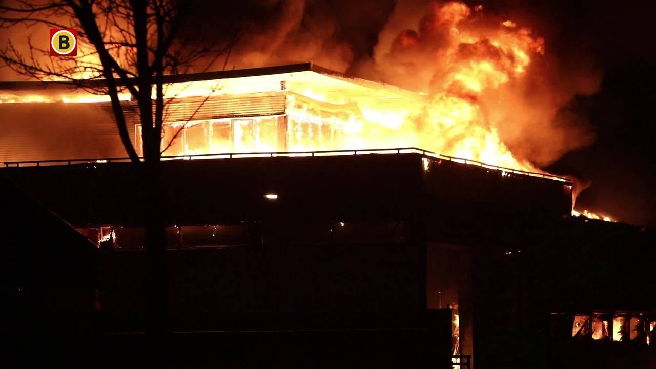 112-nieuws: file na ongeluk op de A27 • politie vindt 94 kilo vuurwerk.