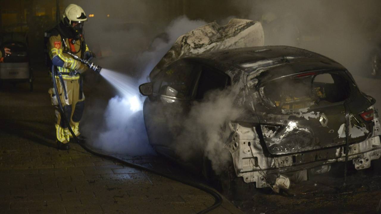 vrouw gewond bij fietsongeluk • brand in kippenstal in Budel.