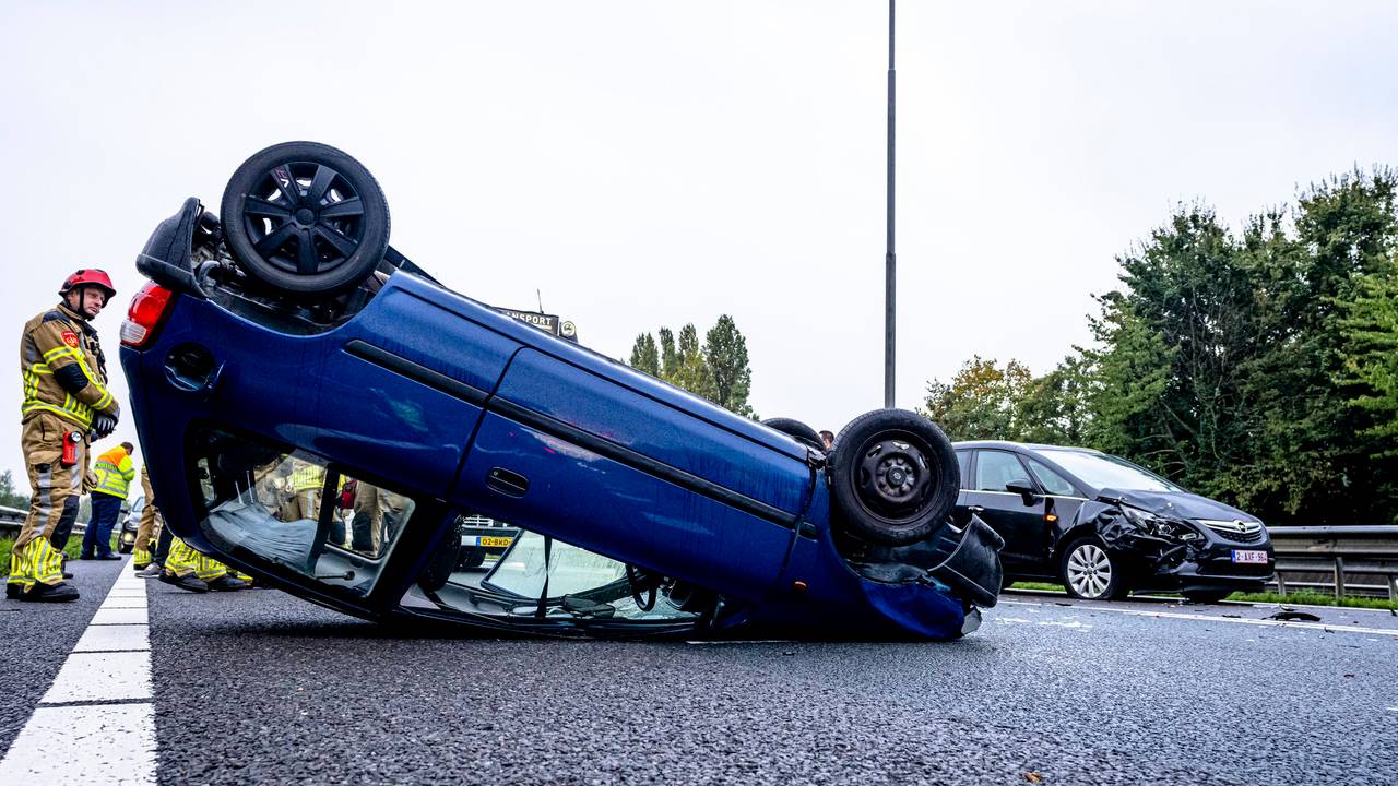 gewonde bij botsing A58 • Bosschenaar vast vanwege overval.