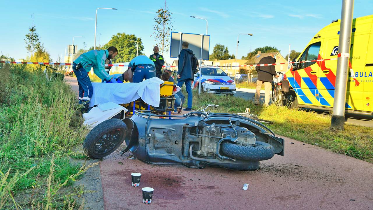 brand bij afvalverwerker • motorrijder gewond bij ongeluk.