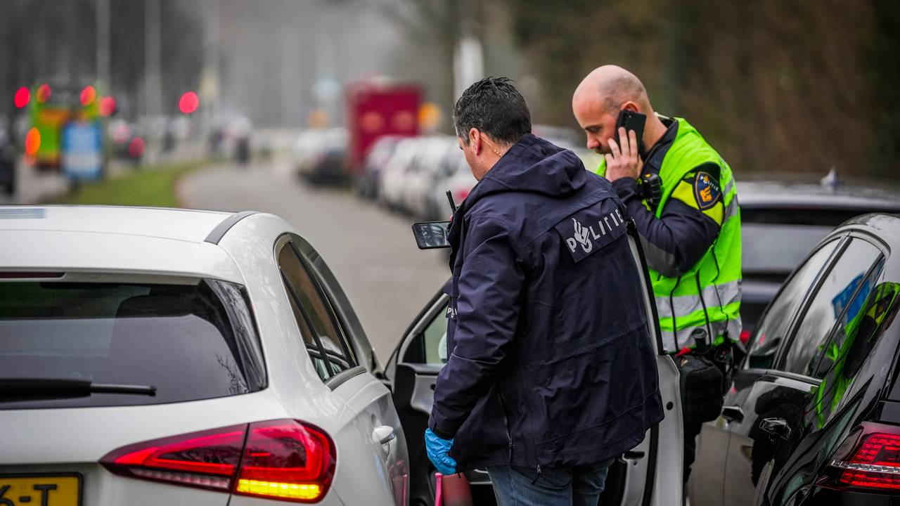 bestuurder gewond na botsing • automobilisten onder invloed.