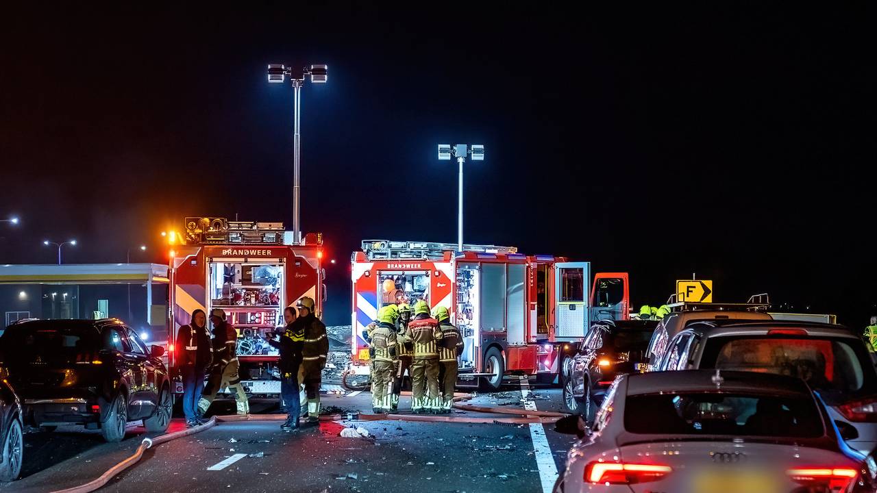 Vader, moeder en twee kinderen komen om bij ongeluk op A59.