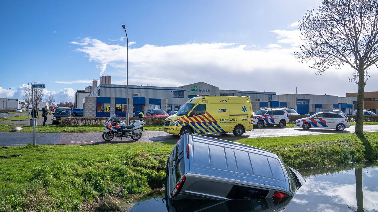 politieauto betrokken bij botsing • drugsvangst in Achtmaal.