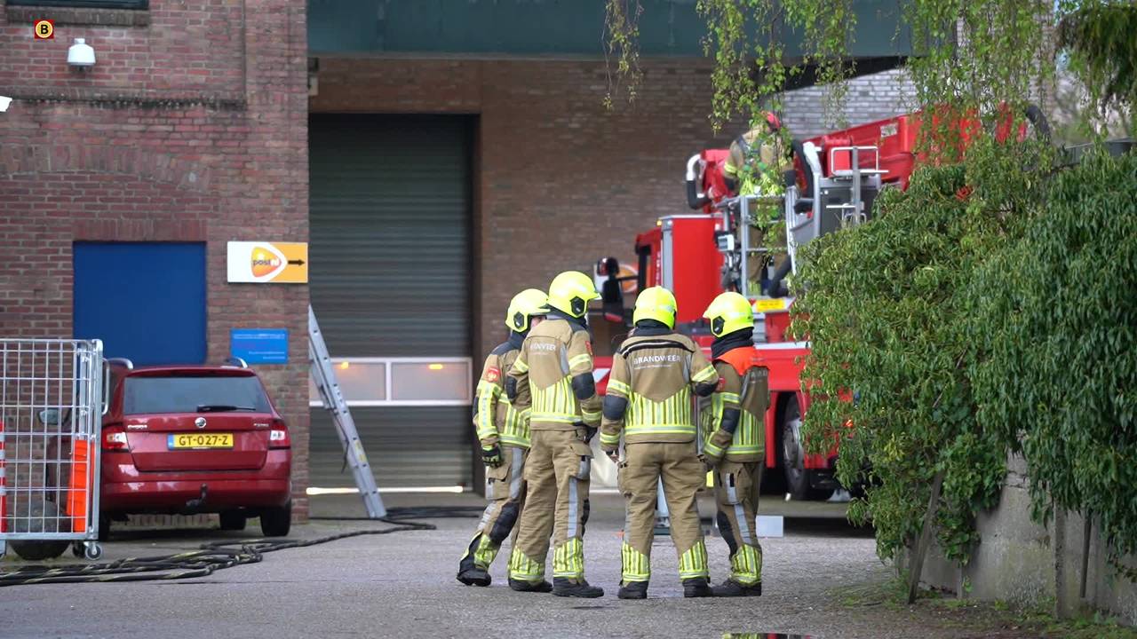 brand na blikseminslag • drie gewonden na frontale botsing.