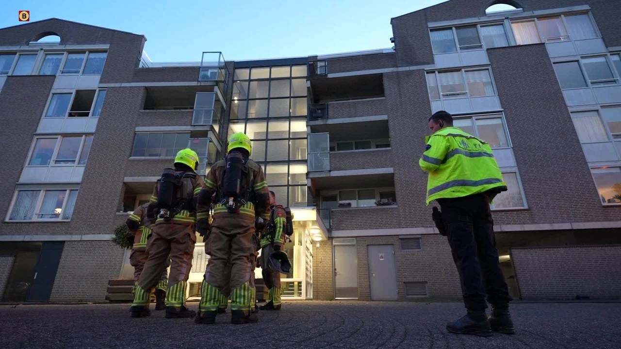 glazenwassers uren vast • groot ongeluk met drie autos.