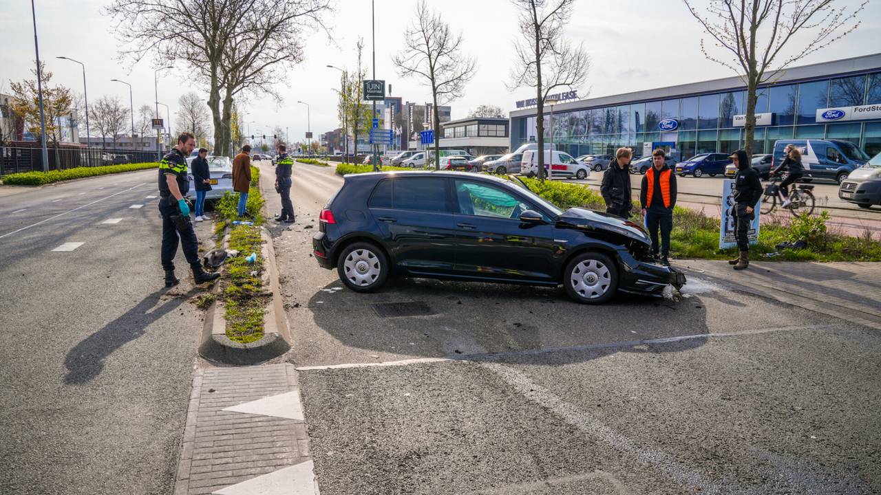 fietsster gewond bij aanrijding • aanhoudingen vanwege graffiti.
