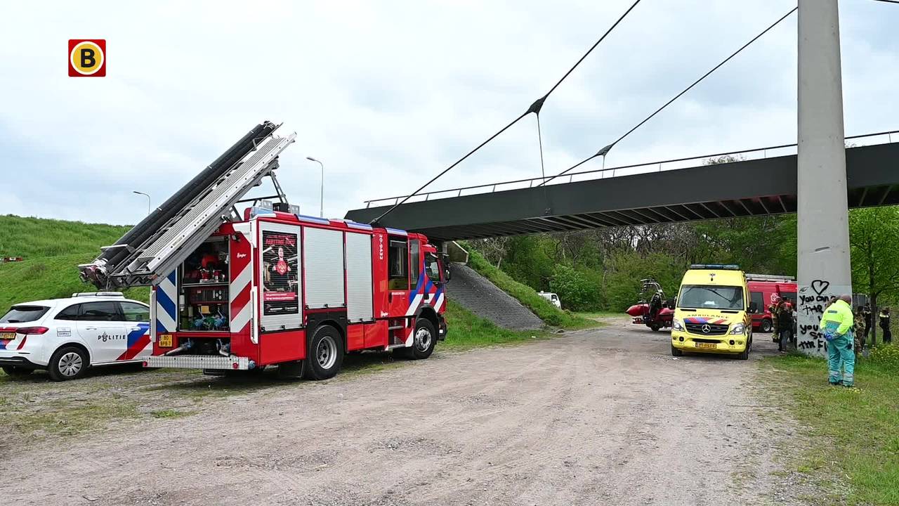 inzittende op de vlucht na botsing • bestuurder overleden.