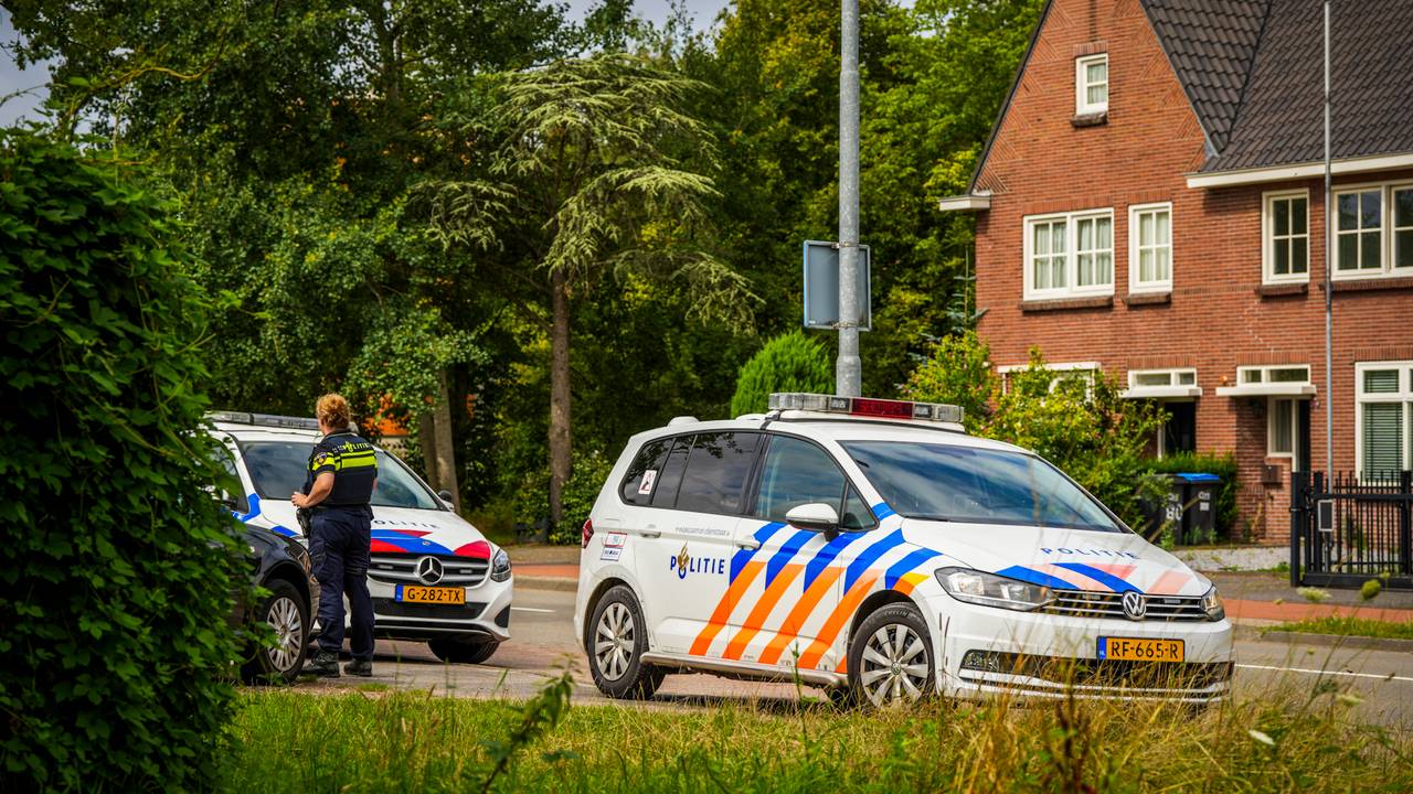 overkapping vat vlam • vrouw gewond bij ongeluk.