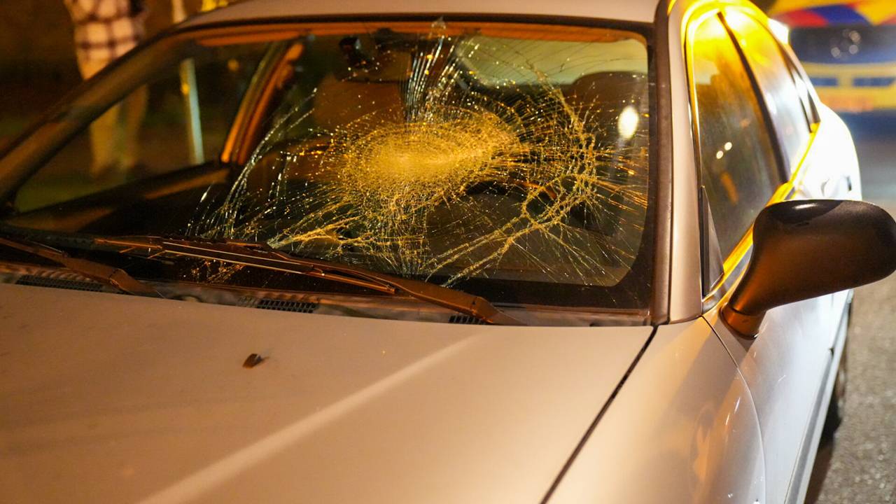 snorfietser geschept • ongeluk met vrachtwagen op A27.