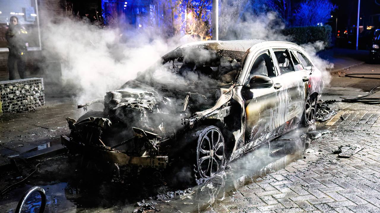 fietsers met elkaar in botsing • vier rijbewijzen kwijt.